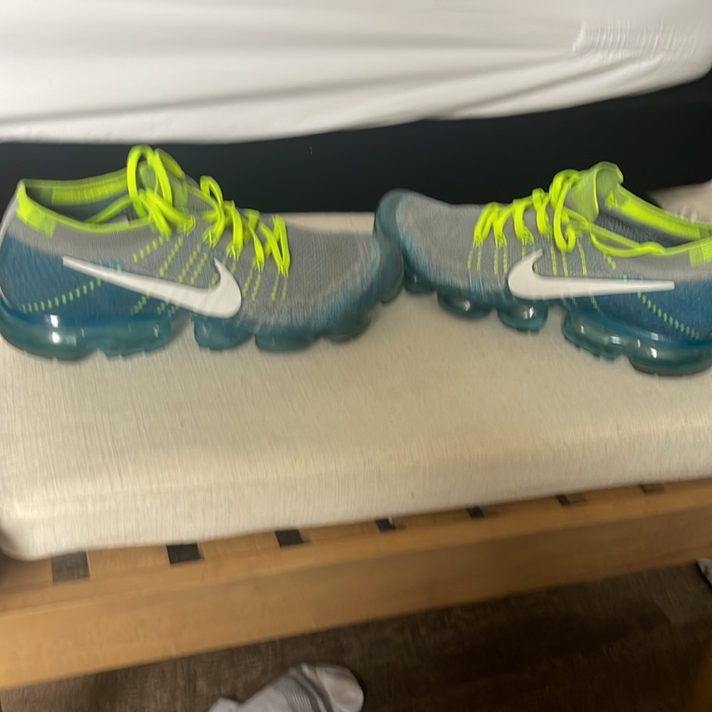 Nike Vaps - Picture 2 of 2